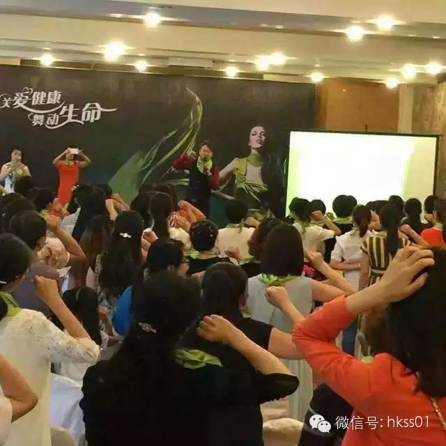 李橋博士，現場教大家頸部護理小妙招